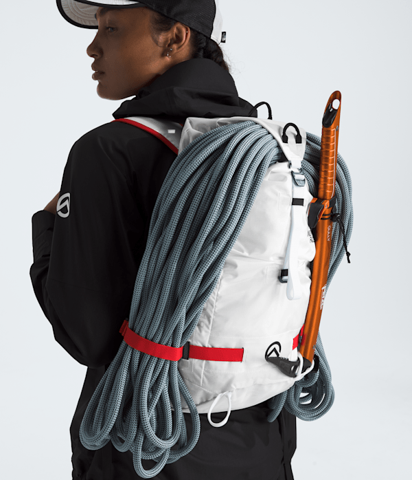 Summit Series Verto 18 Backpack - Image 4