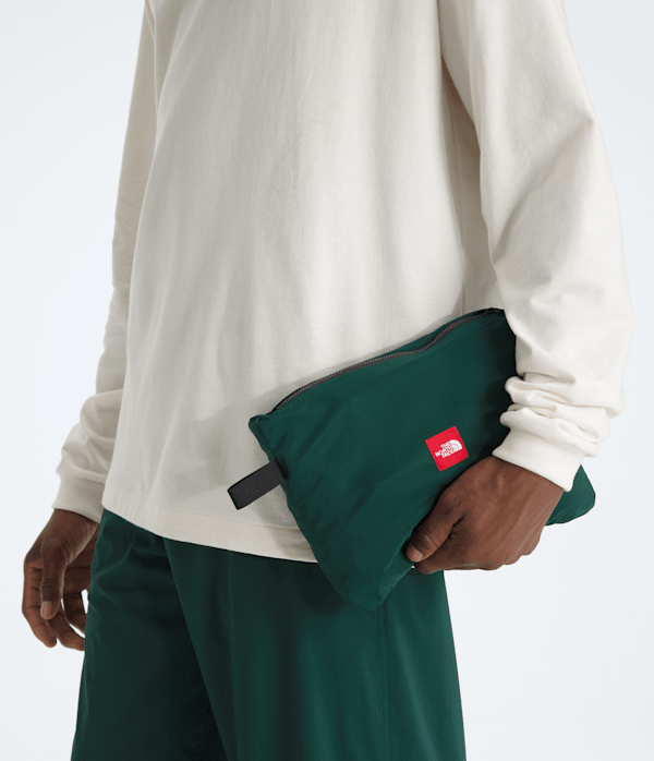 TNF™ Red Box Packable Hooded Wind Jacket
